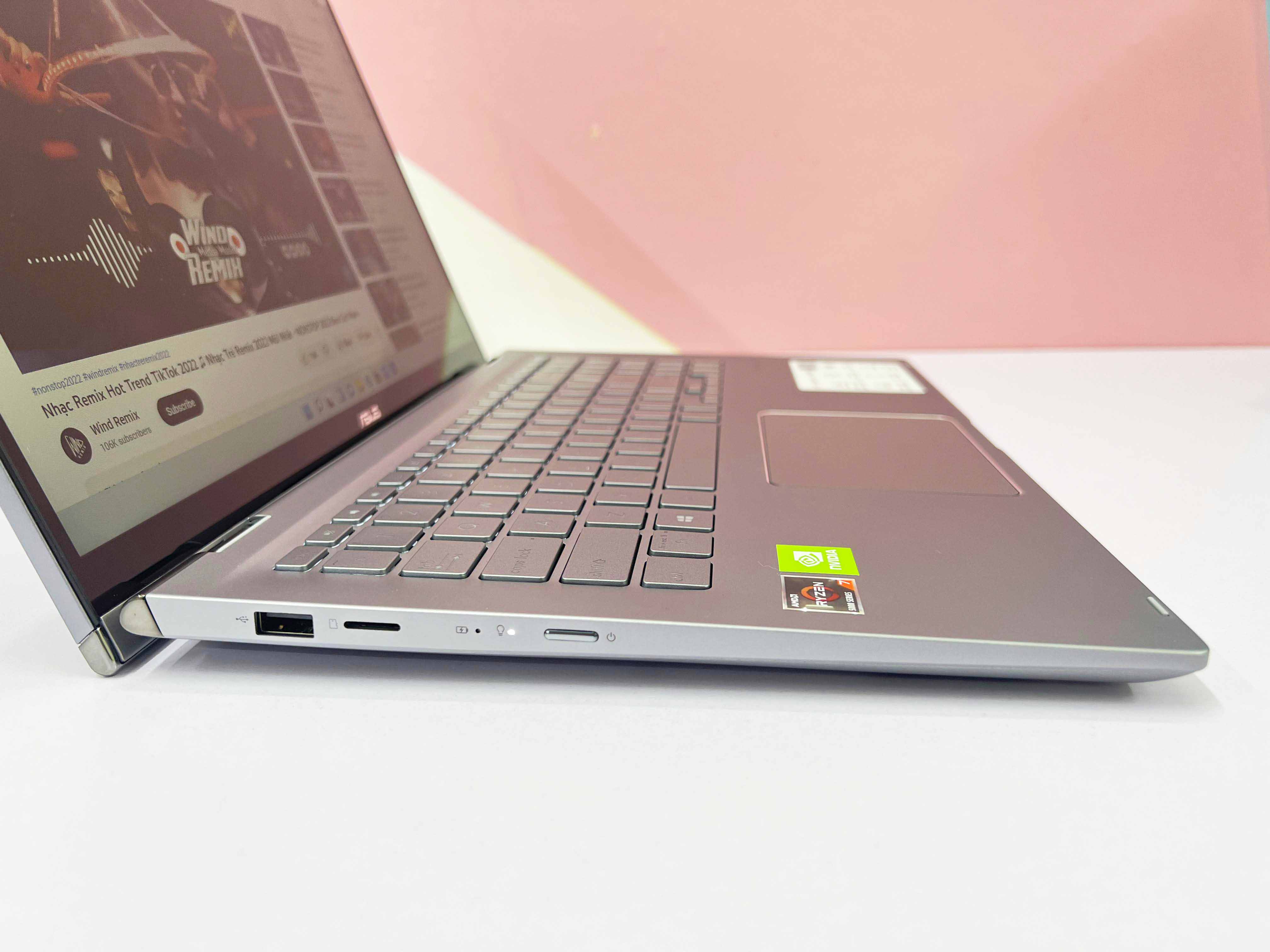 ASUS ZenBook Flip 15 Q508 (AMD Ryzen 7 5700U | RAM 8GB |SSD M.2 NVMe 256GB | 15.6" Full HD 1920 X1080 | Card NVIDIA Geforce MX450 2GB )