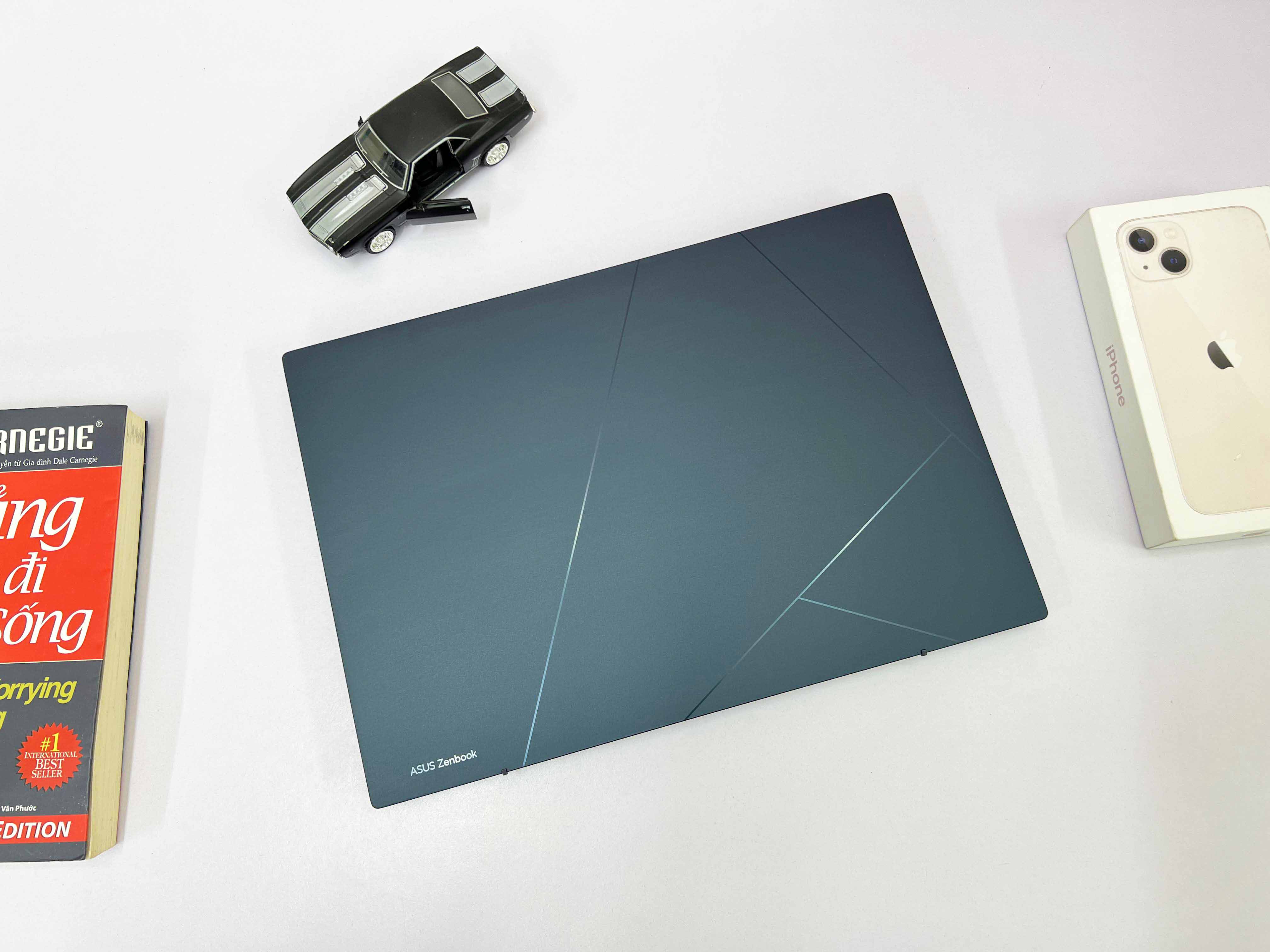 ASUS Zenbook Q409 ZA (Intel Core I5-1240P | RAM 8GB |SSD M.2 NVMe 256GB | 14" OLED 2,8K | Card On Intel Iris Xe )