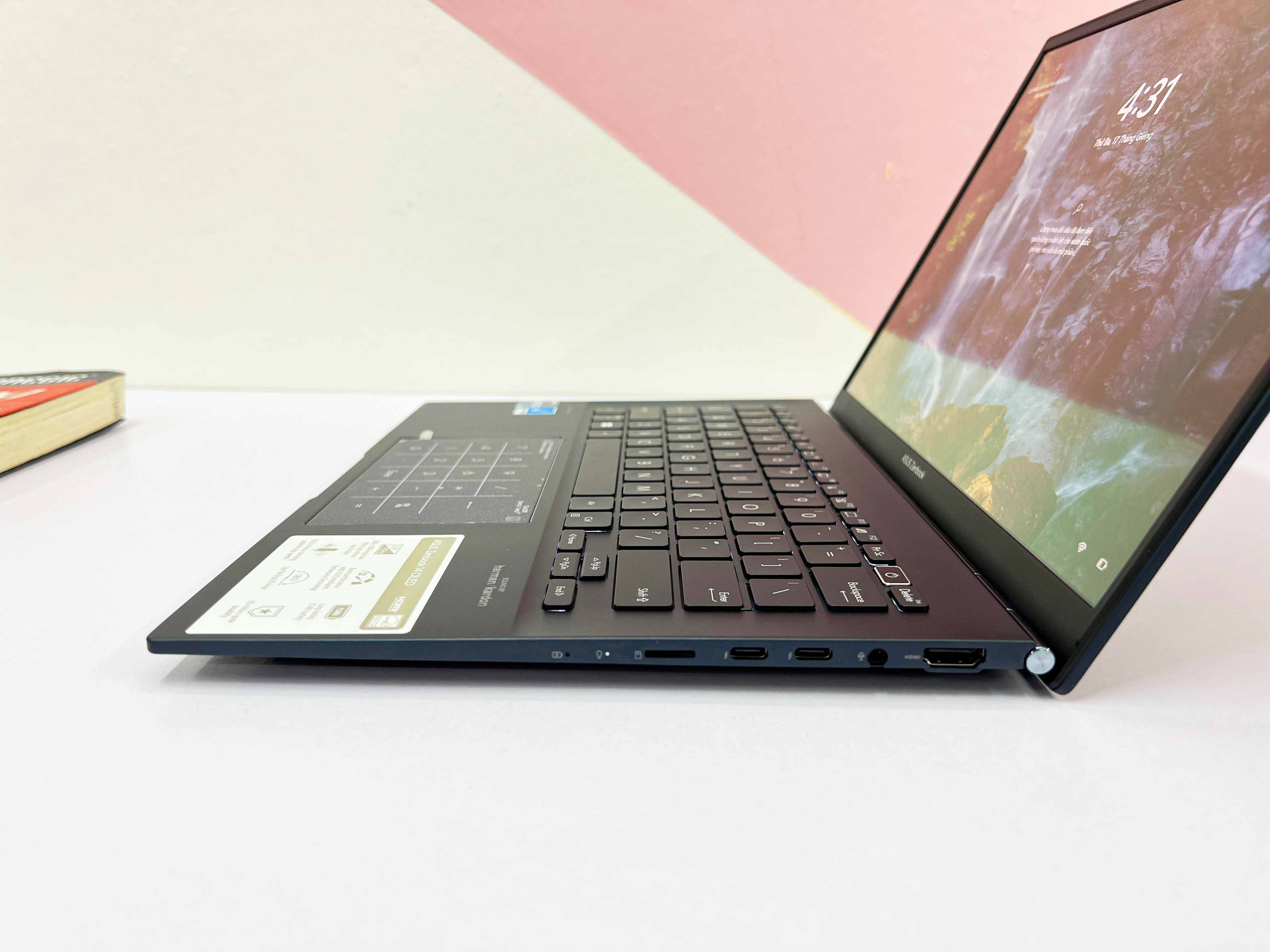 ASUS Zenbook Q409 ZA (Intel Core I5-1240P | RAM 8GB |SSD M.2 NVMe 256GB | 14" OLED 2,8K | Card On Intel Iris Xe )