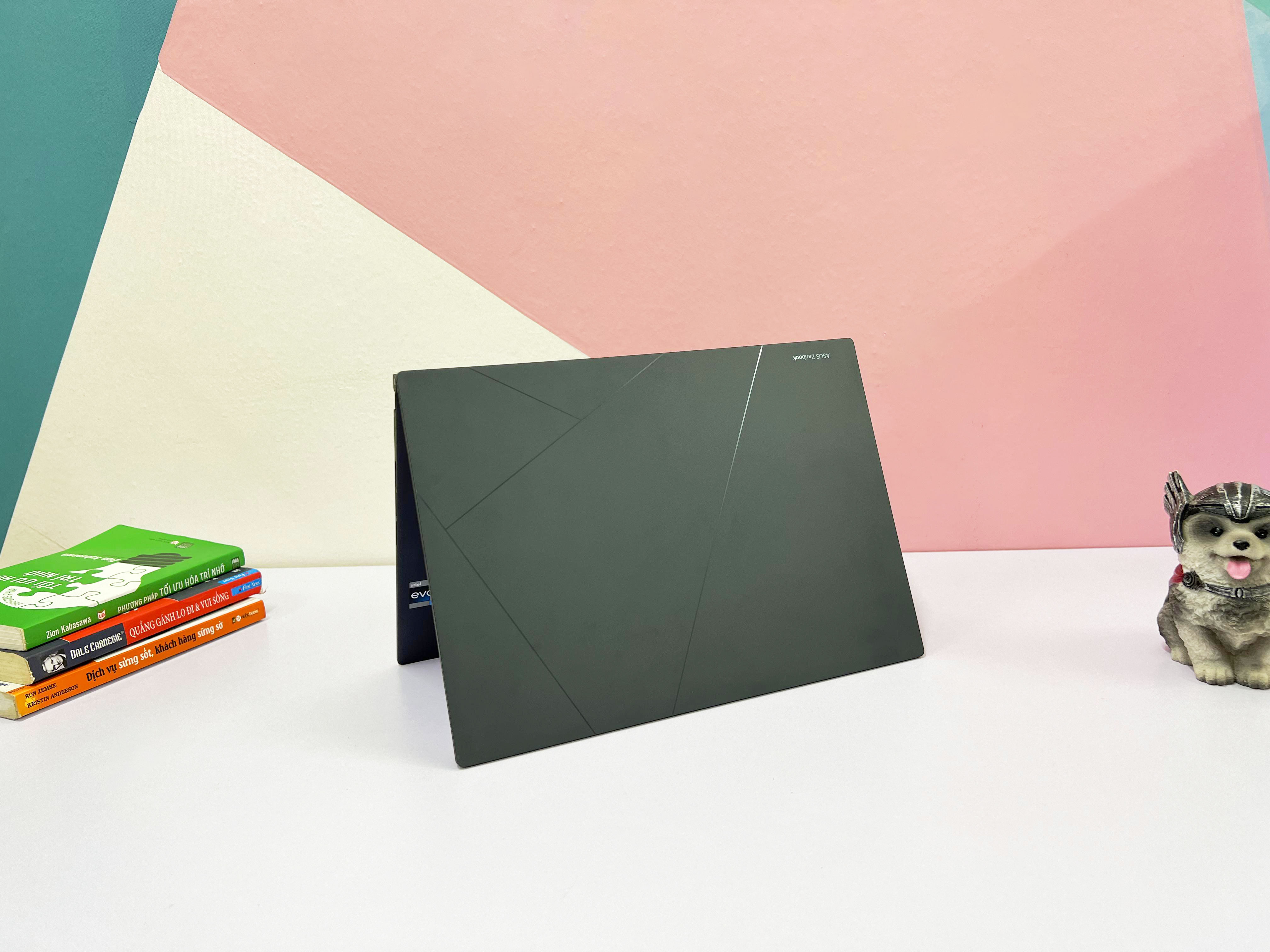 ASUS Zenbook 14 Q420VA (Intel Core I7-13700H | RAM 16GB |SSD M.2 NVMe 512GB | 14,5" OLED HDR 2,8K | Card Intel Iris Xe Graphics)