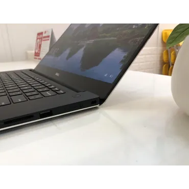Dell Precision 5520 (i7-7820HQ | RAM 16GB |SSD M.2 NVMe 512GB | 15.6 " Full HD 1920 X 1080 | Card NVIDIA Quadro M1200 4gb )