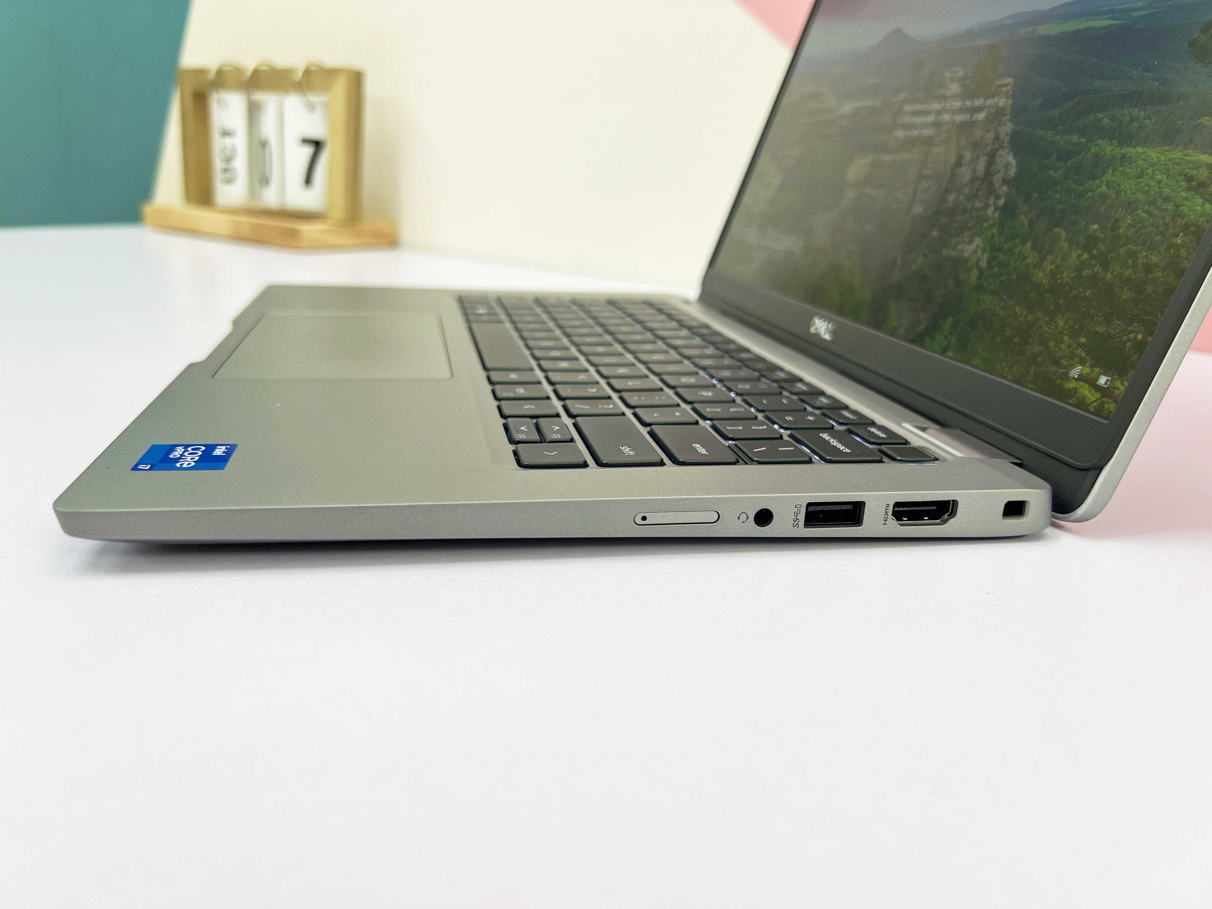 Dell Latitude 5320 (Intel Core I7-1185G7 | RAM 8GB | SSD M.2 512GB | 13.3 Inch FHD Touch (1920x1080) | Card Intel Iris Xe | Windows 10 Home)