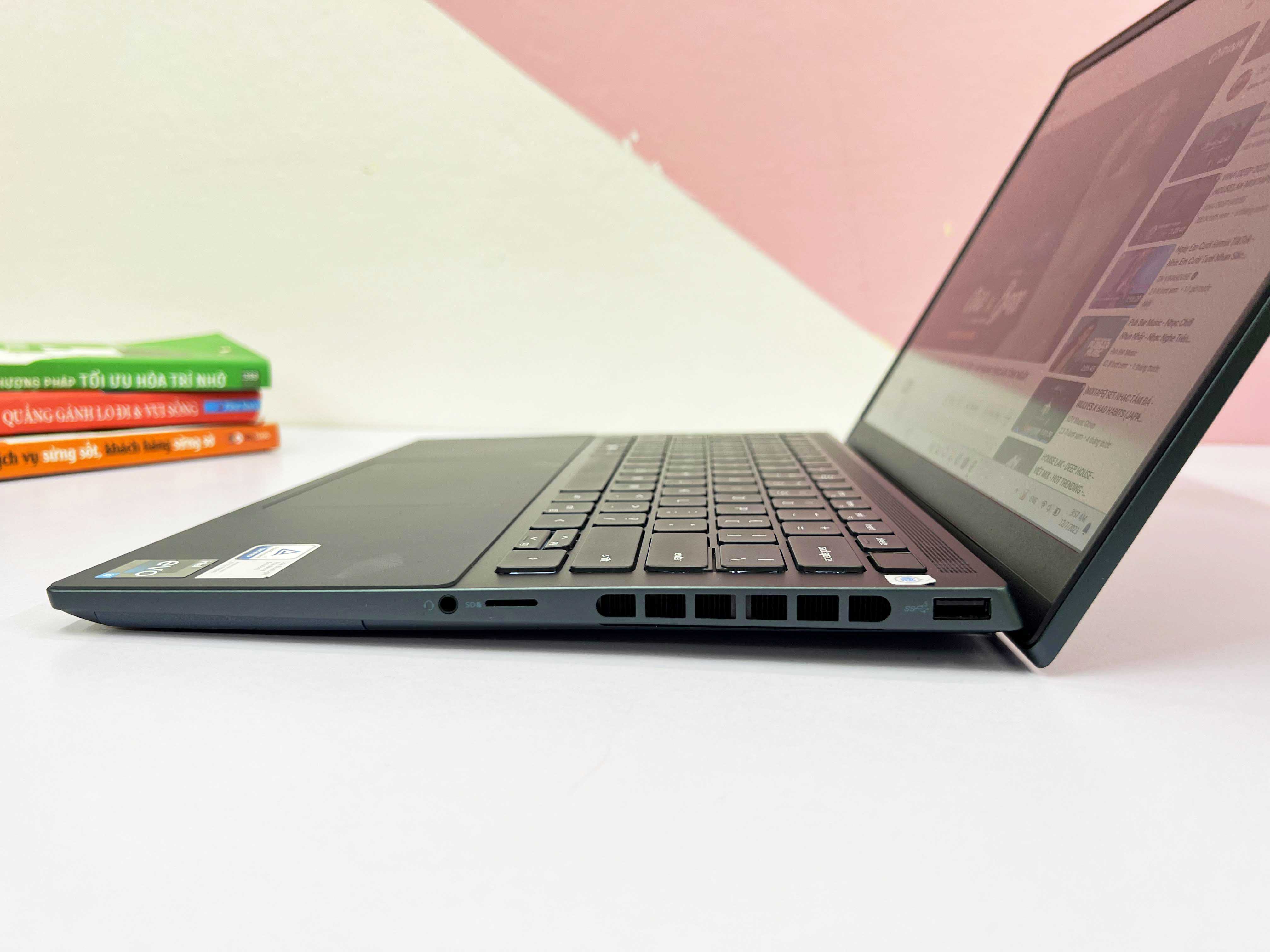 Dell Inspiron Plus 7420 Core I7-12700H | Ram 16GB | SSD M.2 512GB | Intel Iris Xe Graphics