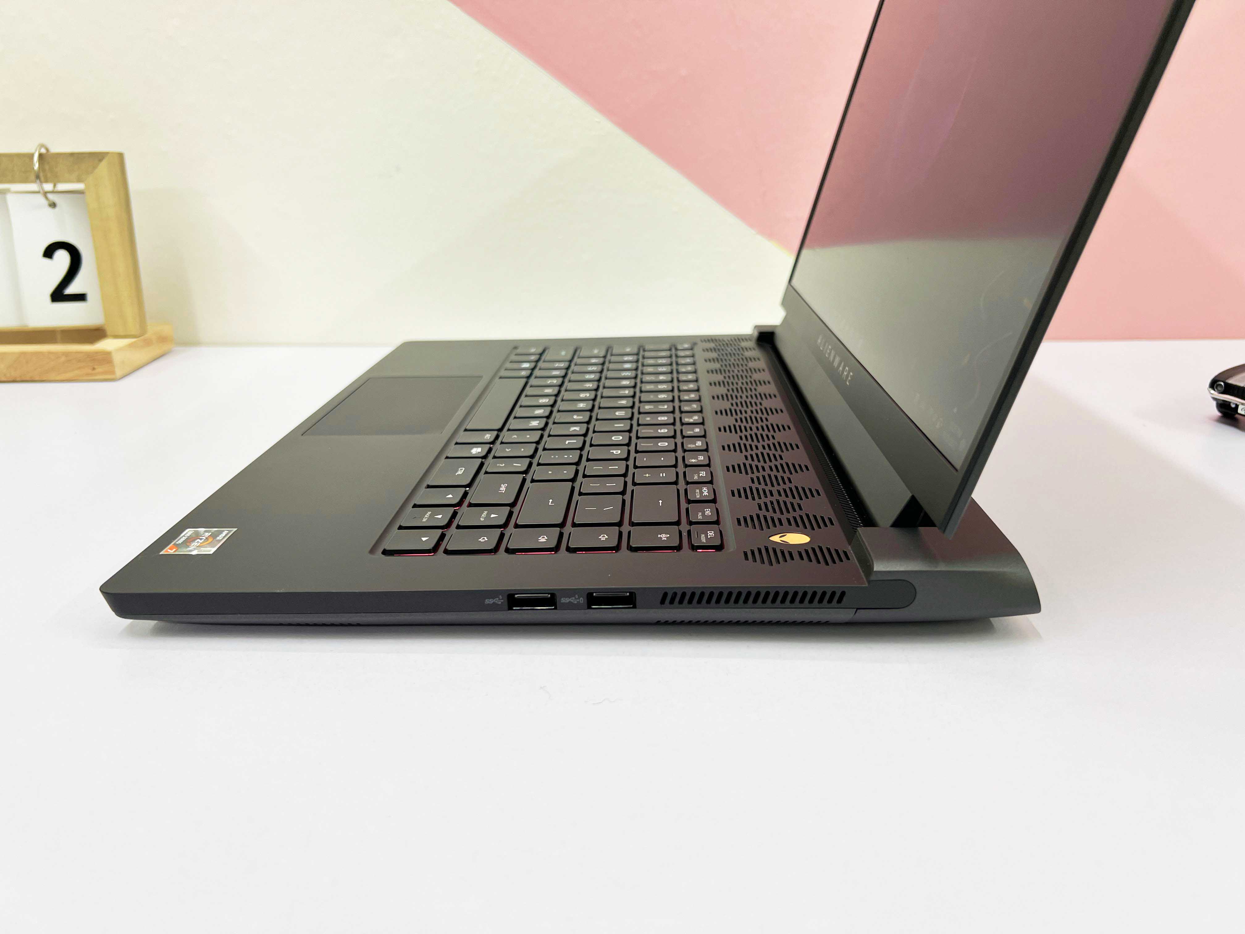 Alienware M15 Ryzen Edition R5 | AMD Ryzen 7 5800H | NVIDIA GeForce RTX 3050Ti 4GB
