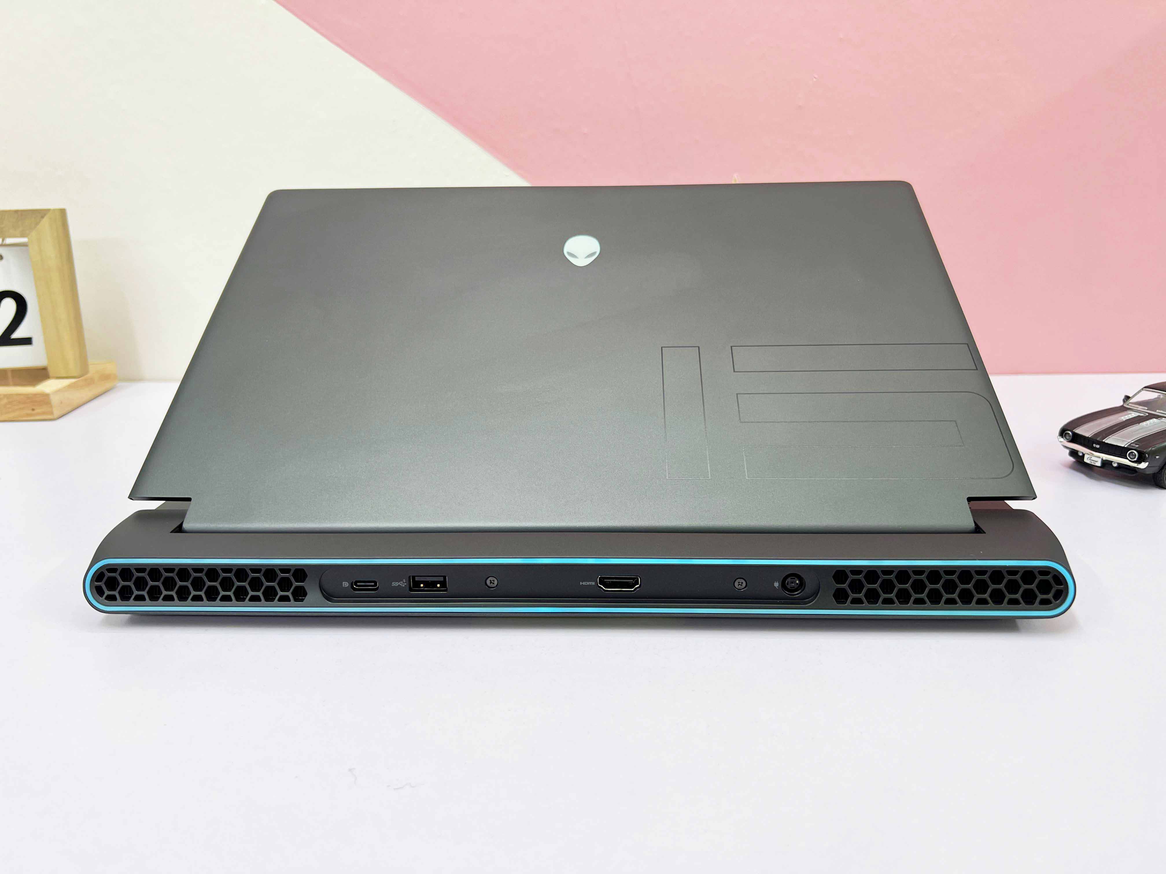 Alienware M15 Ryzen Edition R5 | AMD Ryzen 7 5800H | NVIDIA GeForce RTX 3050Ti 4GB
