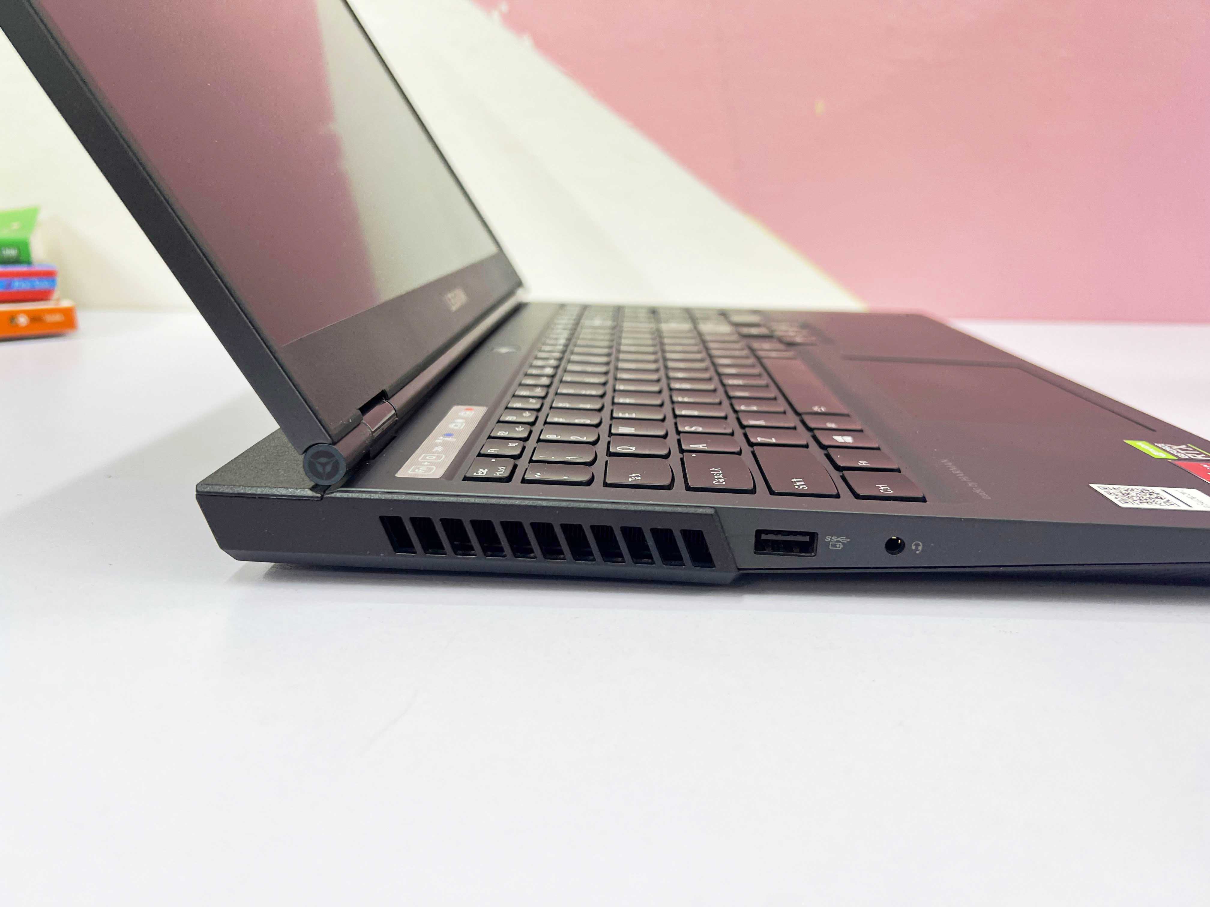 Lenovo Legion 5 15ARH05H ( Ryzen 7 4800H | RAM 16GB | SSD M.2 512GB | 15.6 Inch FHD 144Hz | Card RTX 2060 4GB ))