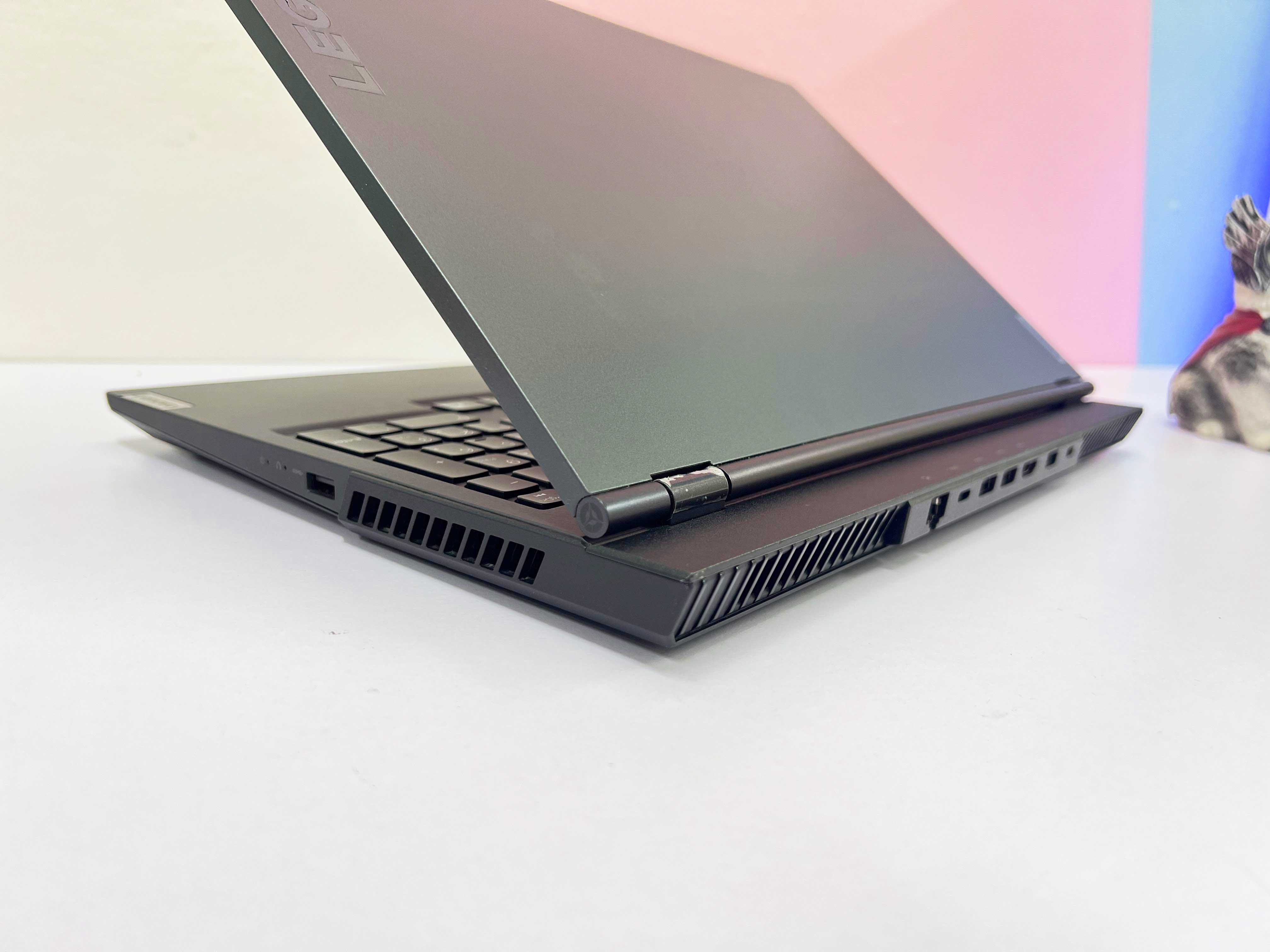 Lenovo Legion 5 15ARH05H ( Ryzen 7 4800H | RAM 16GB | SSD M.2 512GB | 15.6 Inch FHD 144Hz | Card RTX 2060 4GB ))
