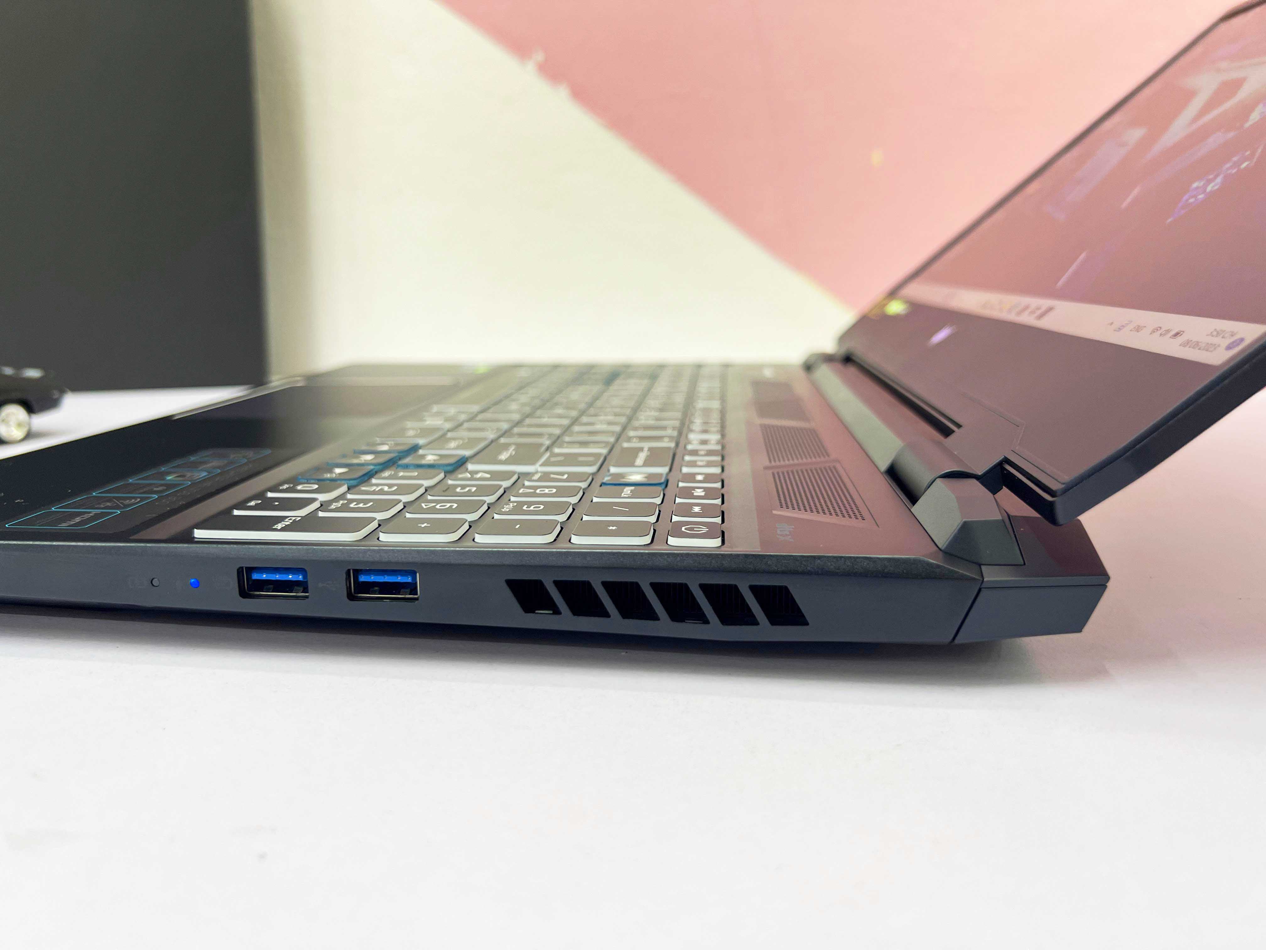 New 100% Acer Gaming Predator Helios 300 2022 (Core I7-12700H | Ram 16GB | SSD M.2 512GB | 15.6” FHD 165Hz | Card RTX 3060 6GB)