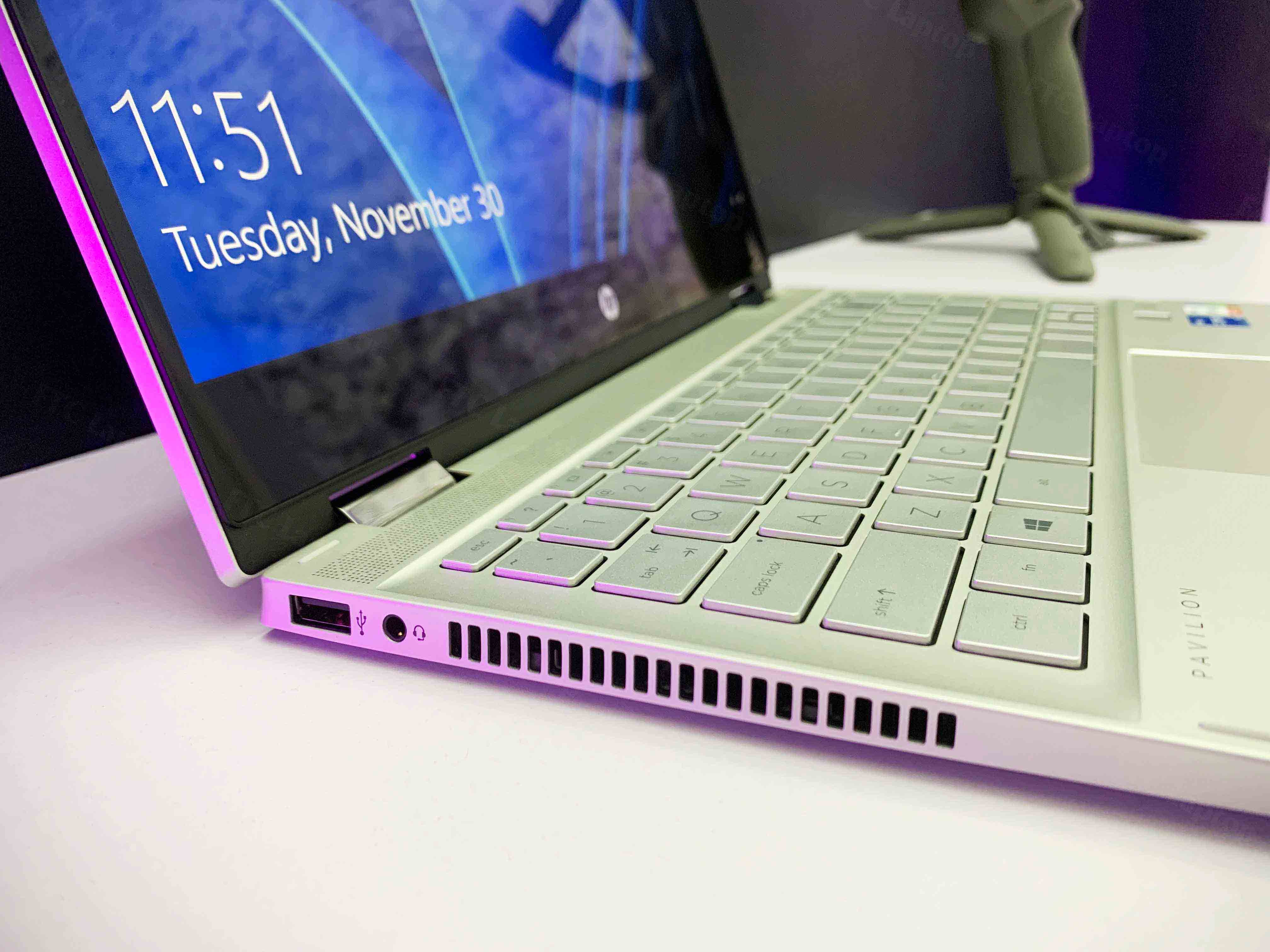 HP Pavilion X360 Convertible 14-dw1010wm (Core I5-1135G7 | RAM 8GB | SSD 256GB | 14" FHD IPS Cảm Ứng Gập 360 1920x1080 | Card Intel Iris Xe Graphics )