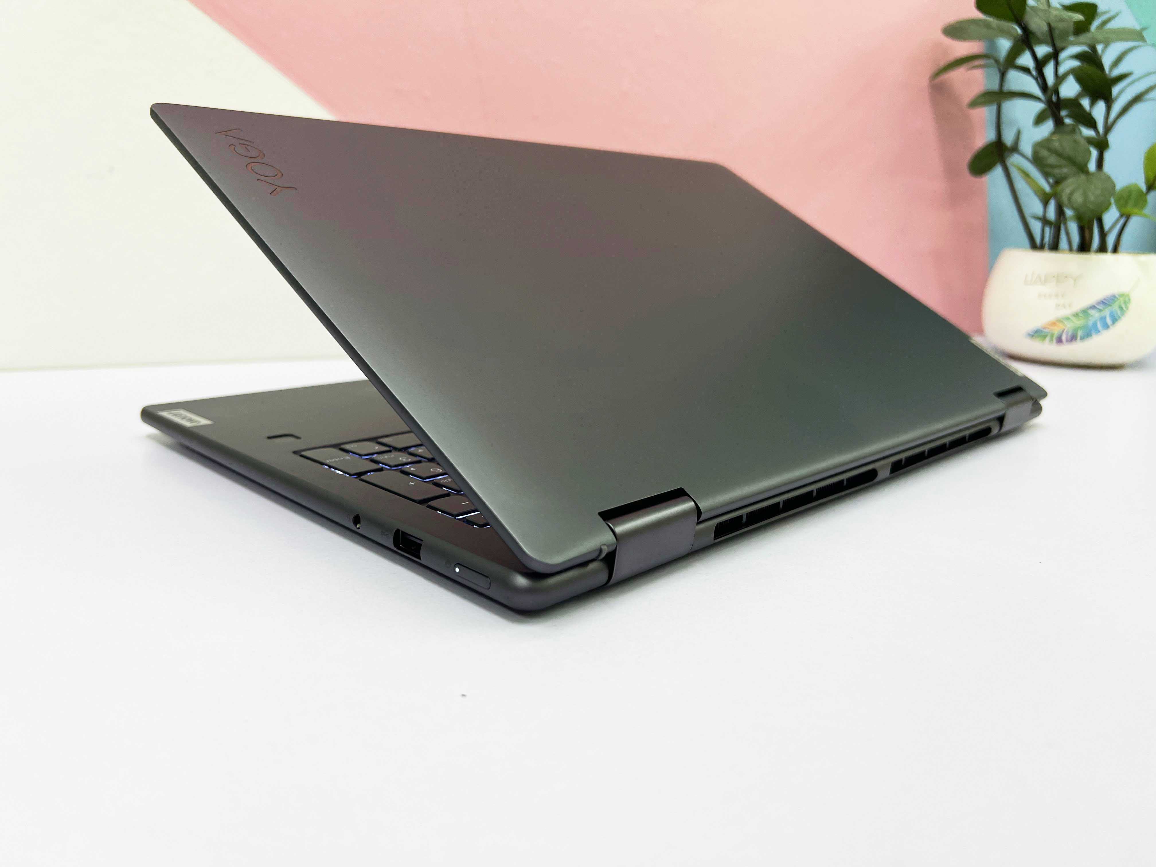 Lenovo Yoga 7i 16" 2.5K Touch 2in1 ( I5-1240P | RAM 8GB | SSD 256GB | 16" 2,5K WQXGA (2560 X 1600) IPS | Intel Iris Xe G7 )