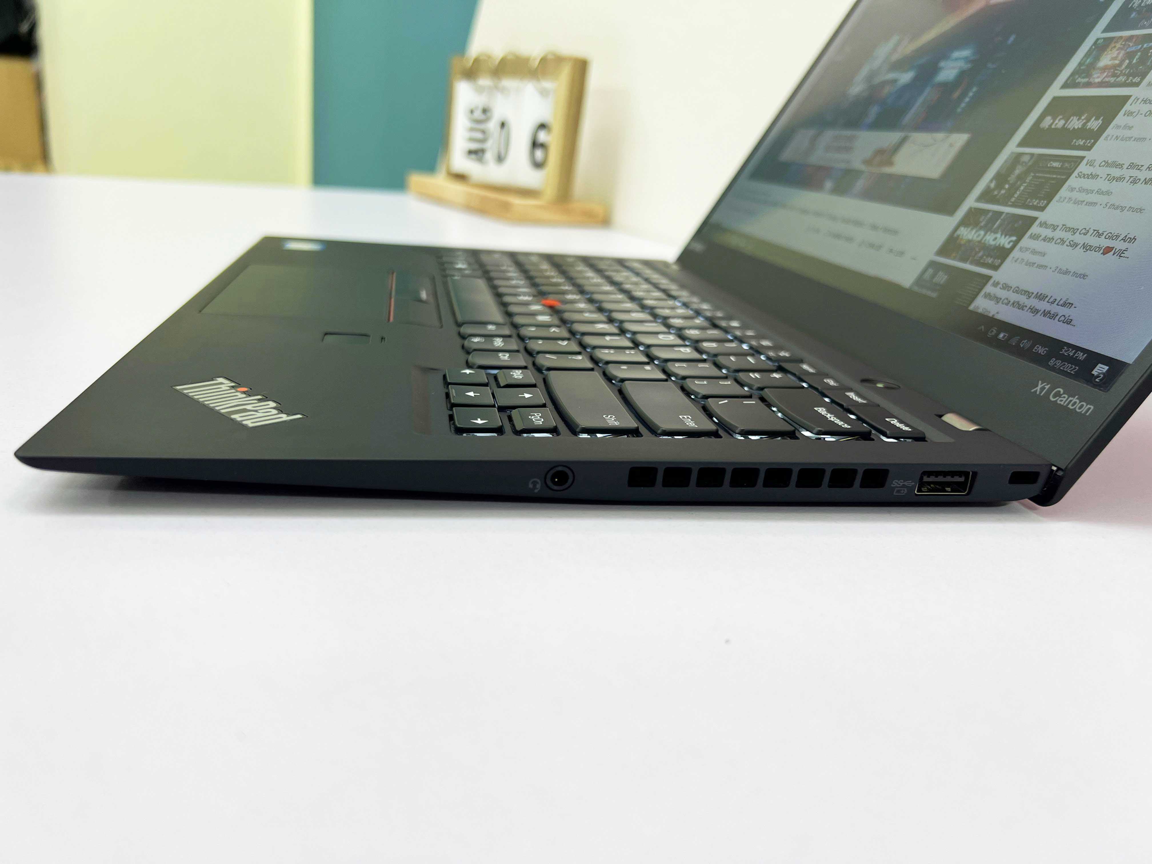 Lenovo Thinkpad X1 Carbon Gen 5 ( I7-7600U | RAM 16GB | SSD 256GB | 14" FHD IPS 1920 X 1080 | Card On HD Graphics 620 )