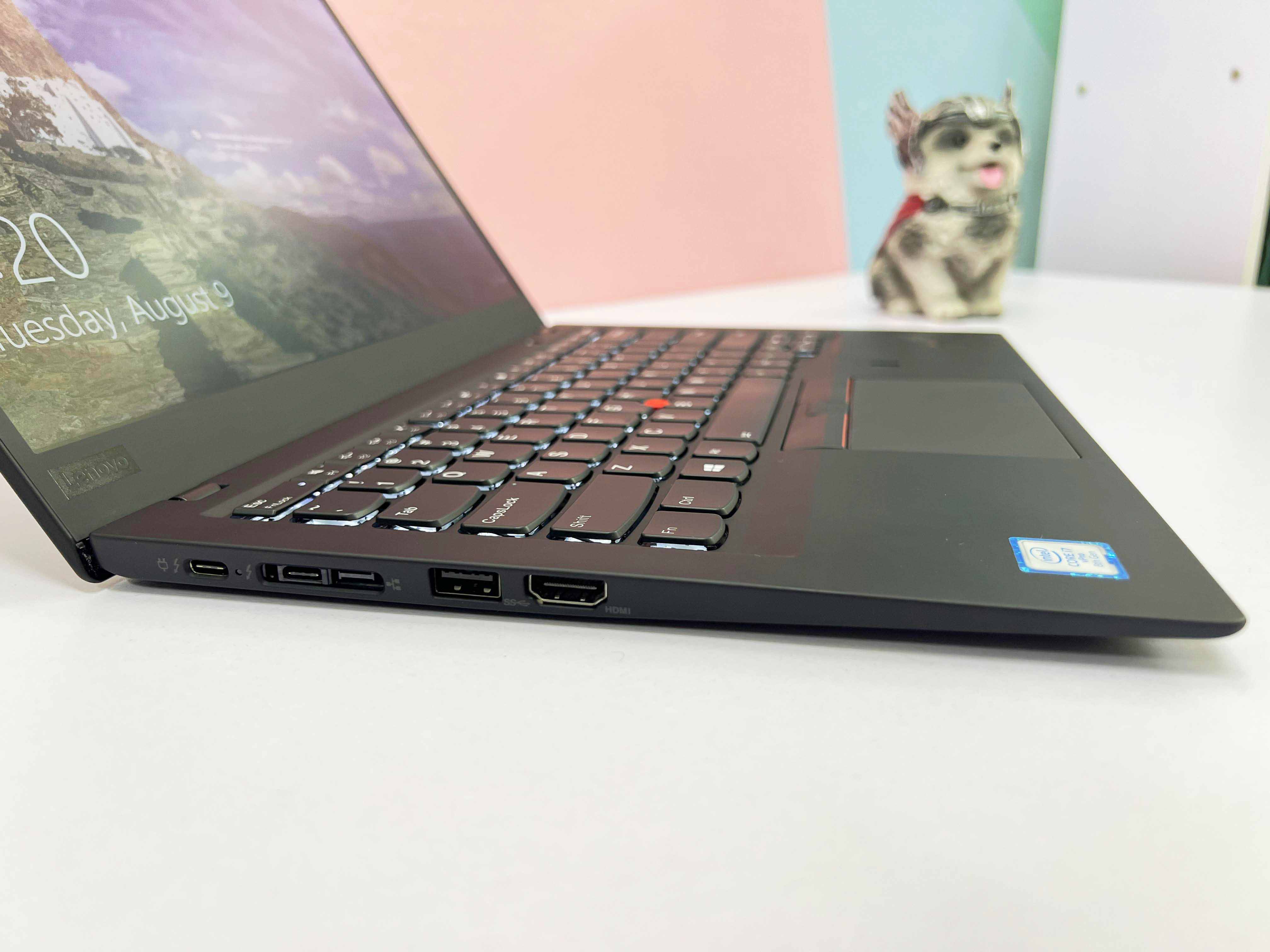 Lenovo Thinkpad X1 Carbon Gen 6 ( I7-8650U | RAM 16GB | SSD 256GB | 14" FHD IPS 1920 X 1080 | Card On UHD Graphics 620 )