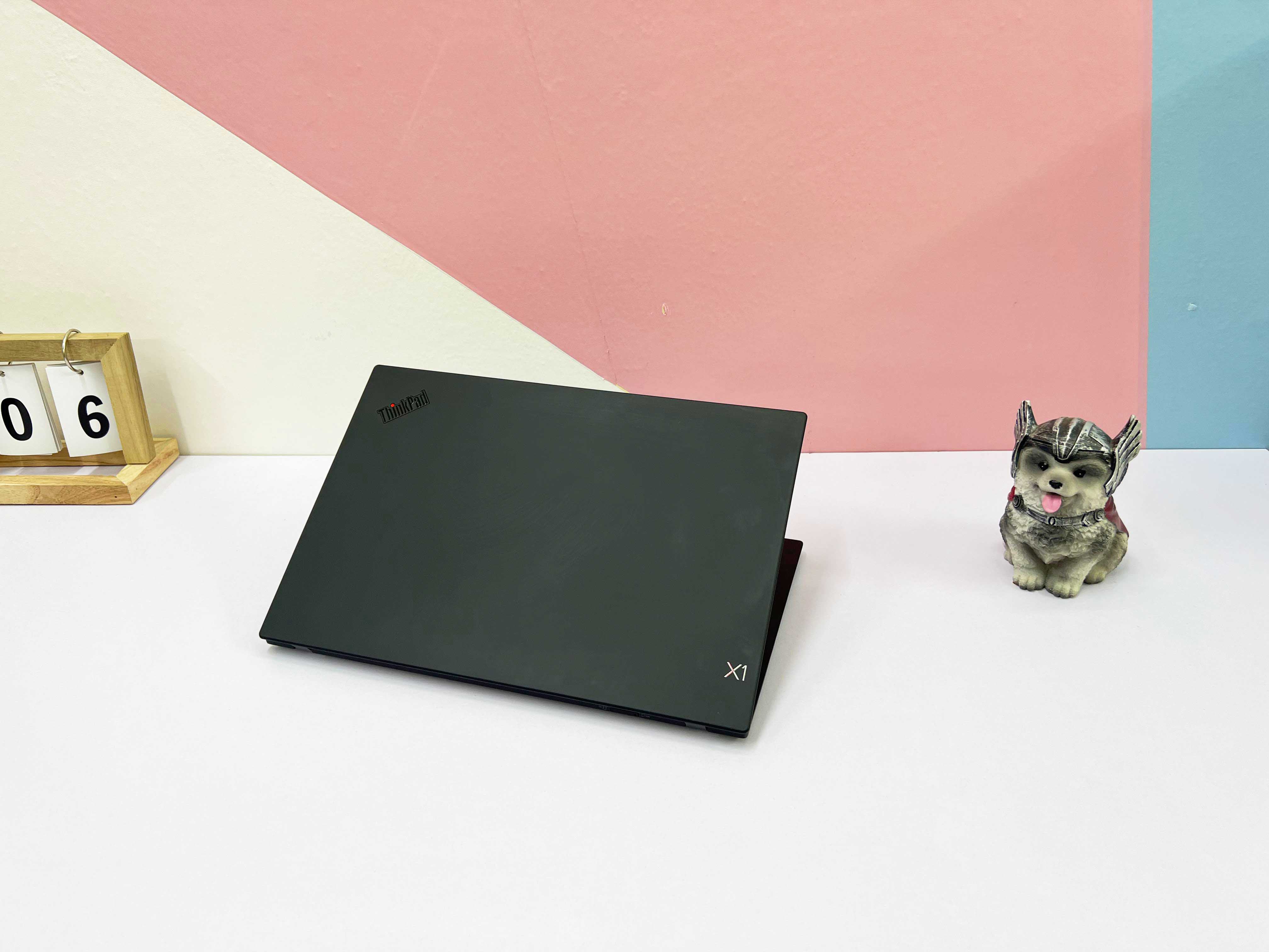 Lenovo Thinkpad X1 Carbon Gen 6 ( I7-8650U | RAM 16GB | SSD 256GB | 14" FHD IPS 1920 X 1080 | Card On UHD Graphics 620 )