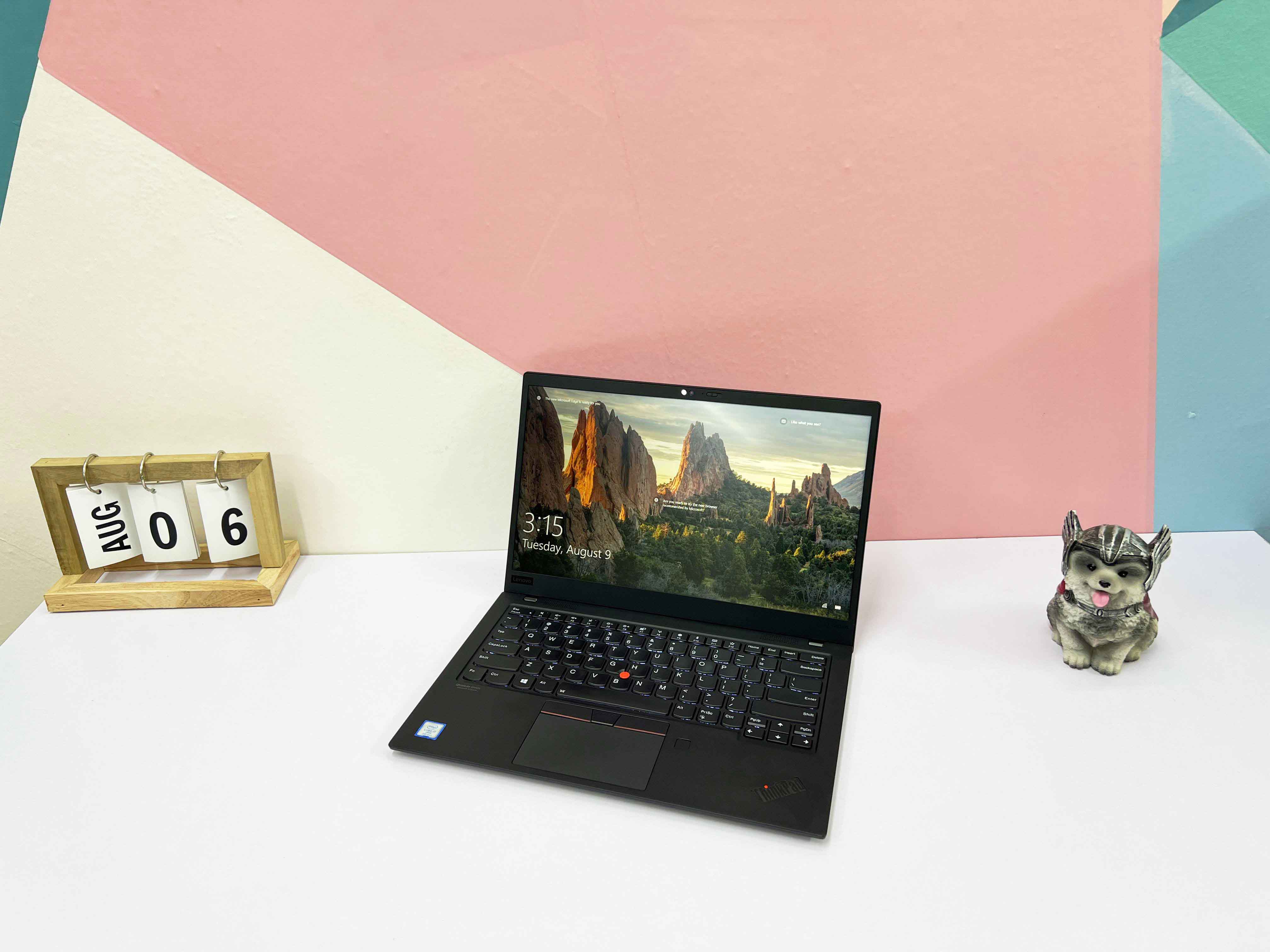 Lenovo Thinkpad X1 Carbon Gen 7 ( I7-8665U | RAM 16GB | SSD 256GB | 14" FHD IPS 1920 X 1080 | Card On UHD Graphics 620 )